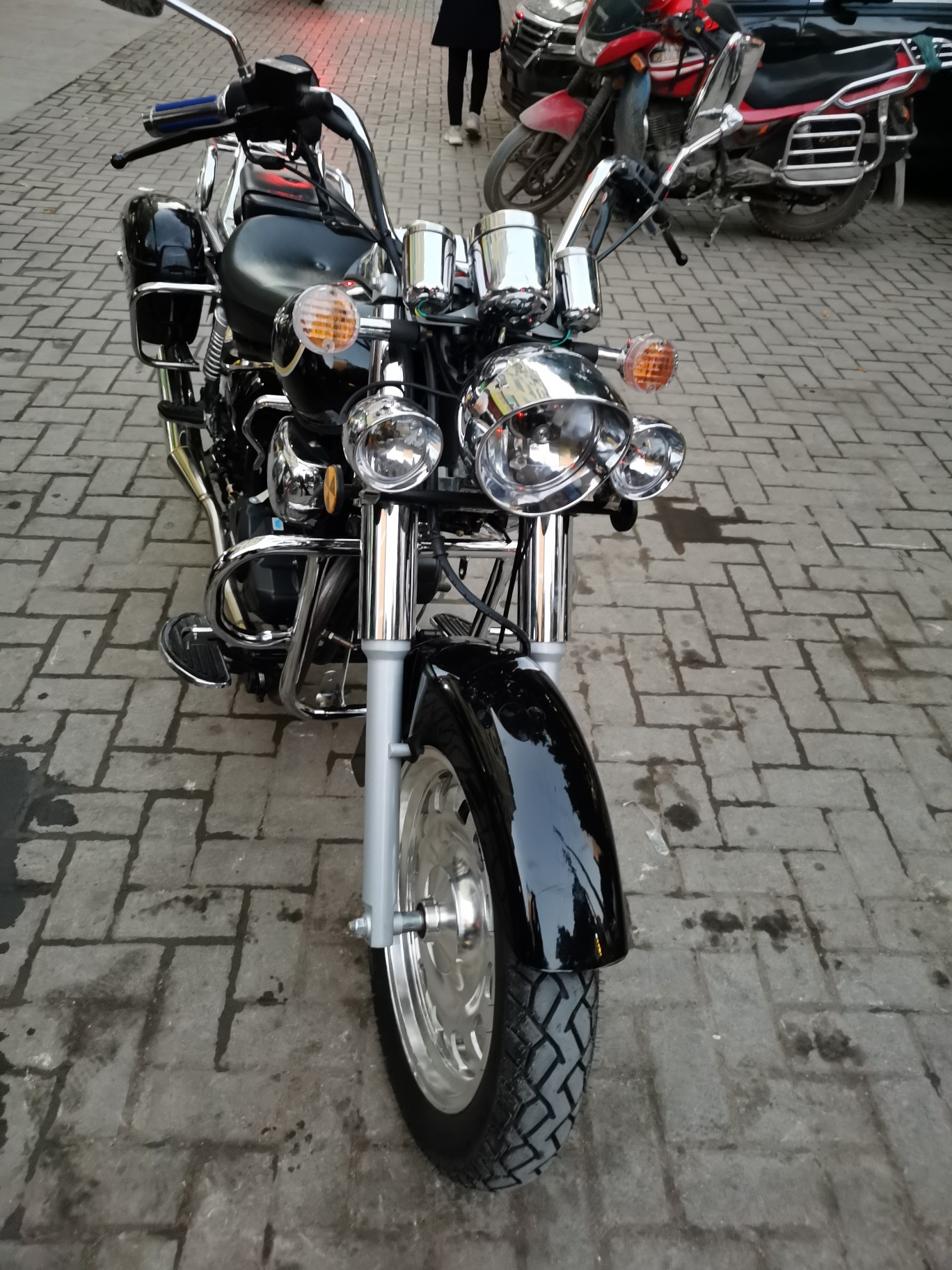 低价出售几个月的大太子力帆慧慧摩托车