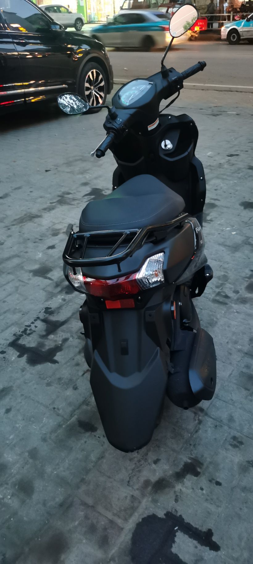 雅马哈踏板车 才买四天时间的车 跟新车一样的 二手车价格 骑